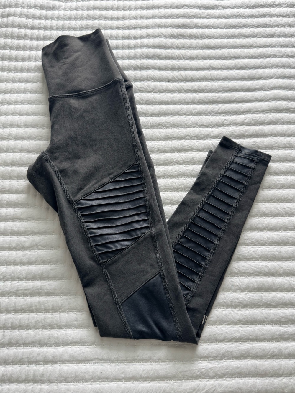 ALO Yoga Moto Leggings
